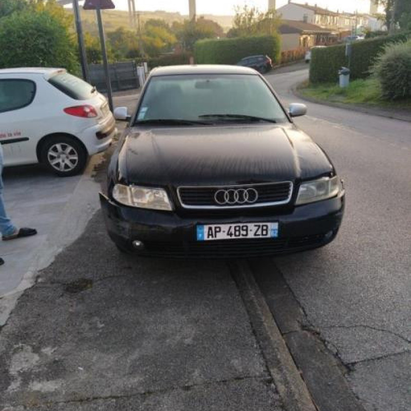 Serrure arriere droit AUDI A4 1 Photo n°4