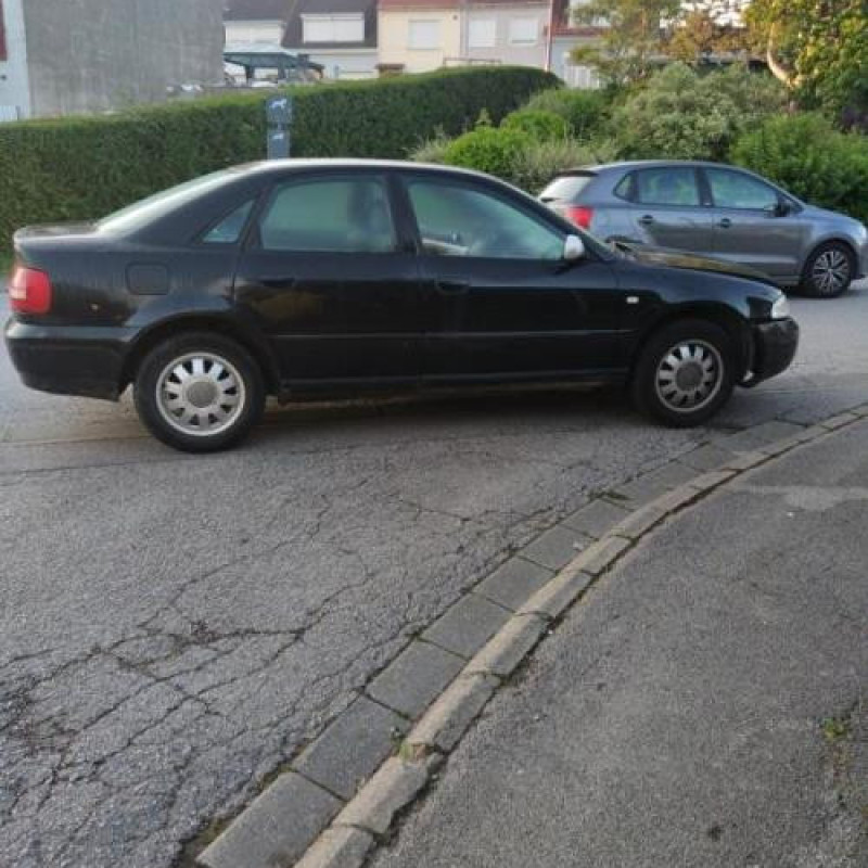 Serrure arriere droit AUDI A4 1 Photo n°5