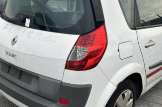 Pare boue avant droit RENAULT SCENIC 2