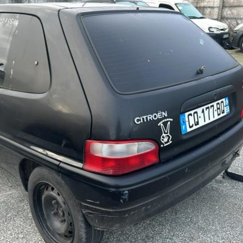 Porte avant droit CITROEN SAXO Photo n°10