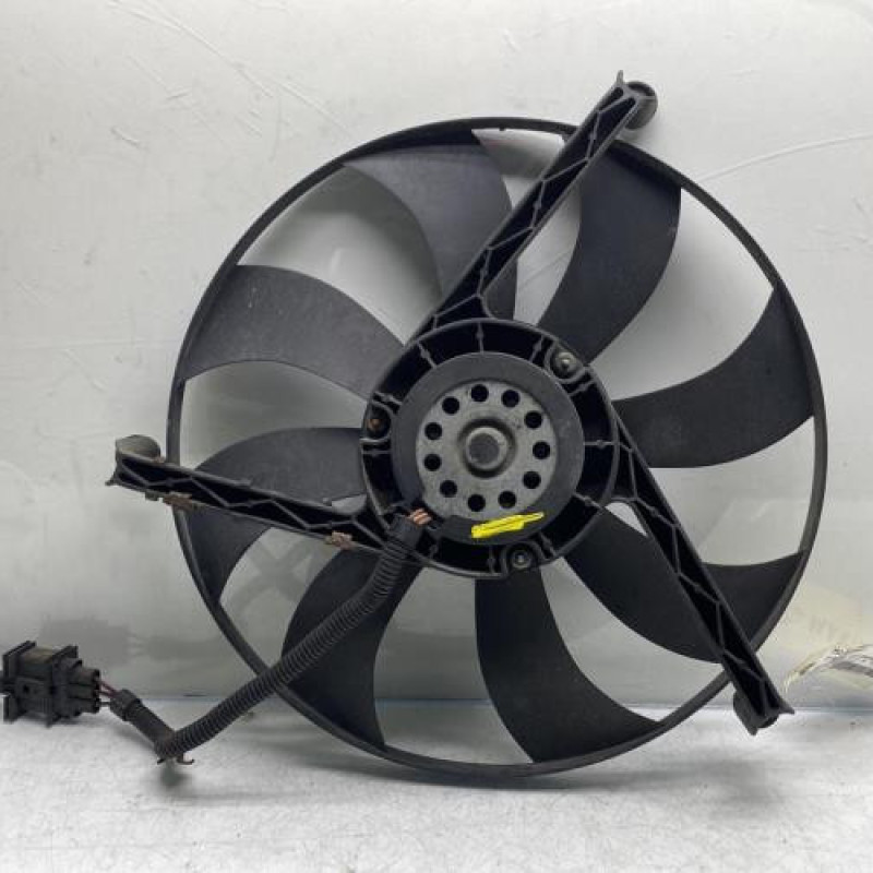 Moto ventilateur radiateur VOLKSWAGEN POLO 4 Photo n°3