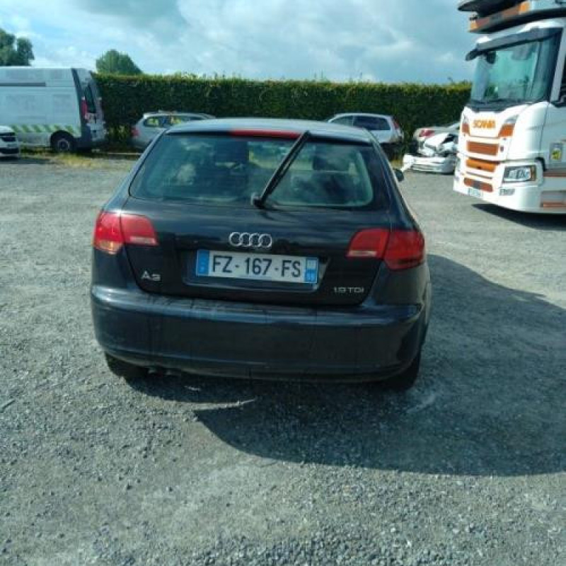 Porte avant droit AUDI A3 2 Photo n°9