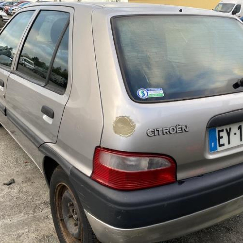 Porte avant droit CITROEN SAXO Photo n°11