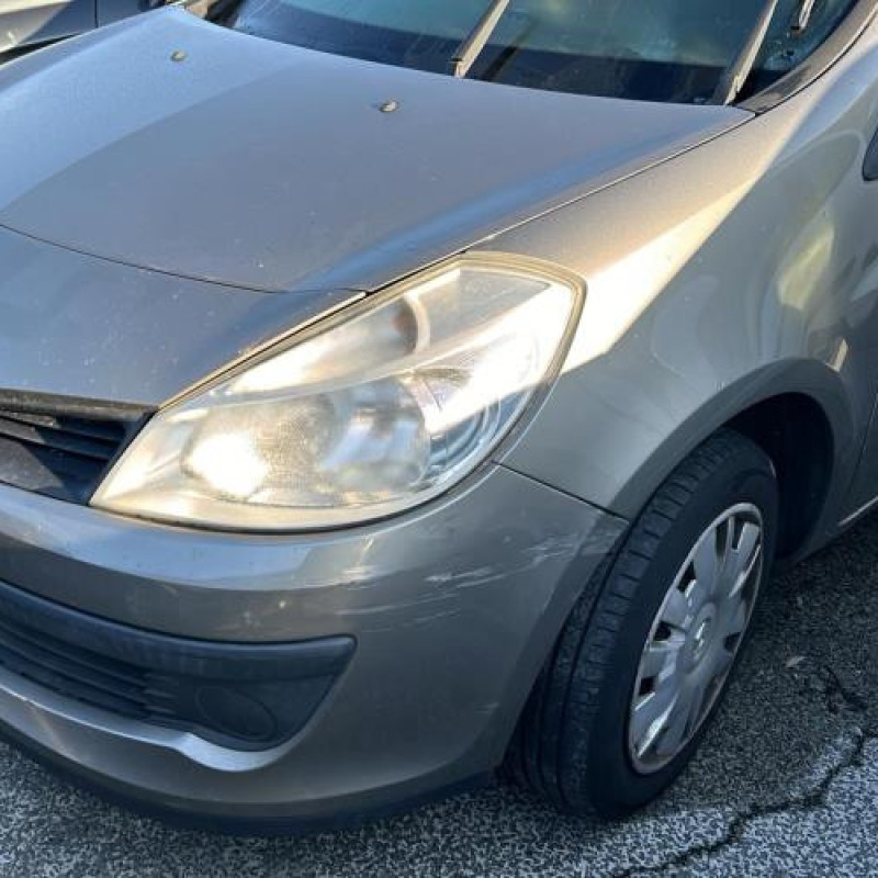 Custode arriere droit RENAULT CLIO 3 Photo n°8