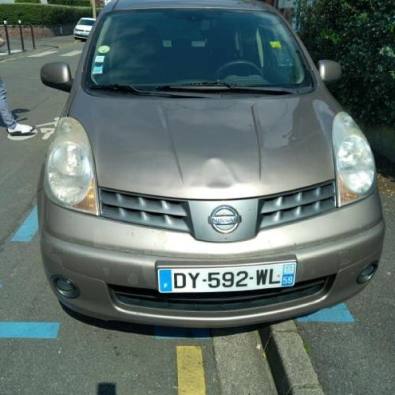 Compresseur clim NISSAN NOTE 1 Photo n°4