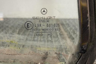 Custode arriere droit MERCEDES 300 C124