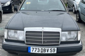 Custode arriere droit MERCEDES 300 C124