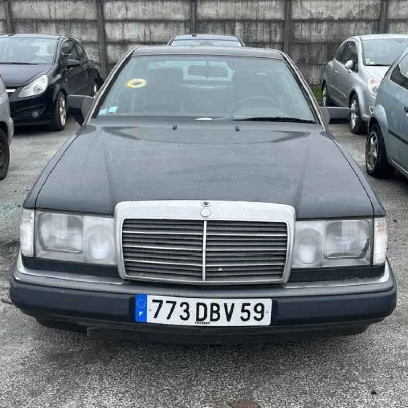 Porte avant droit MERCEDES 300 C124 Photo n°9