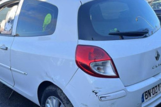 Renfort pare choc arriere (traverse) RENAULT CLIO 3