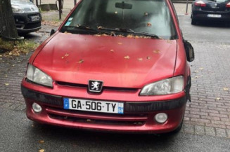 Serrure avant droit PEUGEOT 106