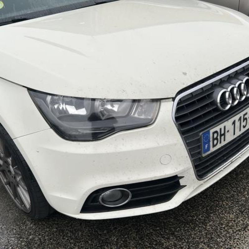 Attache ceinture arriere droit AUDI A1 1 Photo n°19