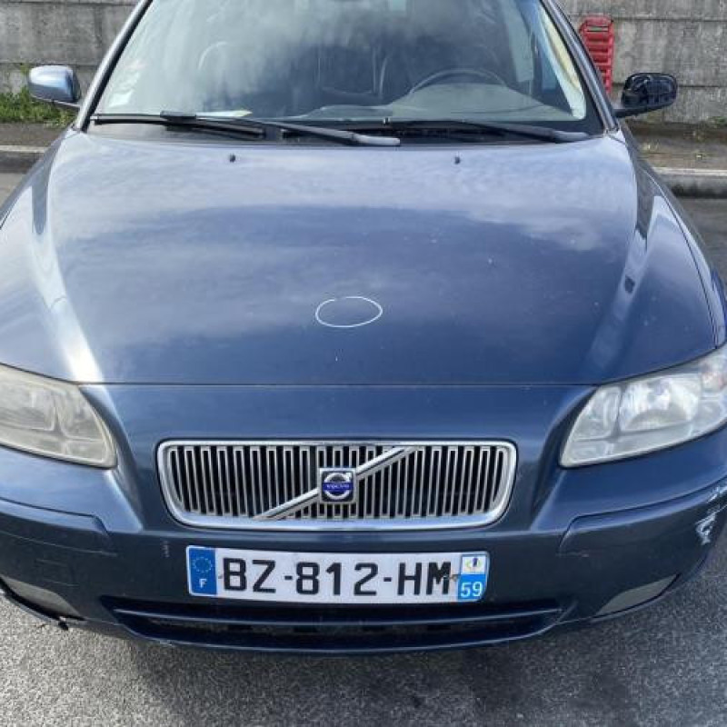 Pare choc arriere VOLVO V 70 1 Photo n°7