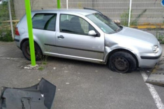 Vitre avant droit VOLKSWAGEN GOLF 4