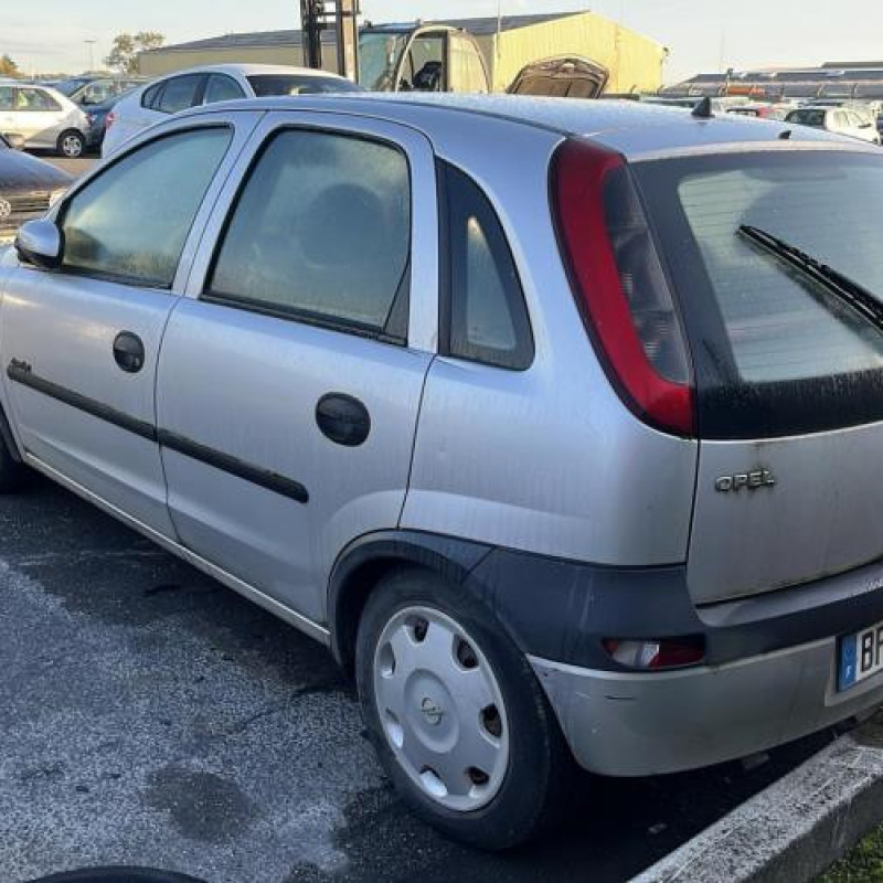 Feu arriere principal droit (feux) OPEL CORSA C Photo n°8