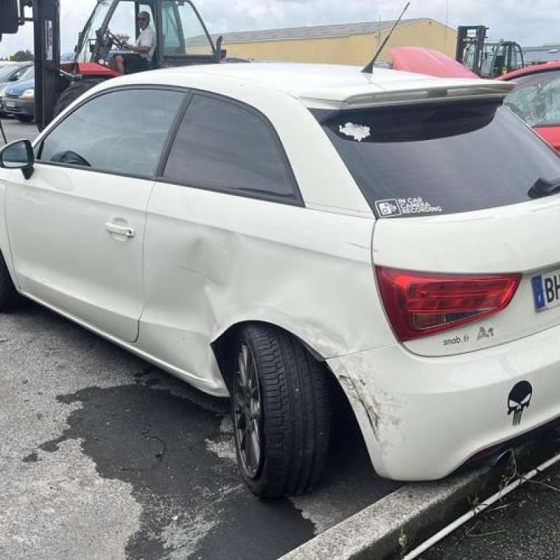 Custode arriere droit AUDI A1 1 Photo n°8