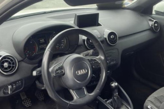 Boite a gants AUDI A1 1