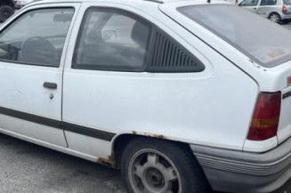 Pare choc arriere OPEL KADETT E