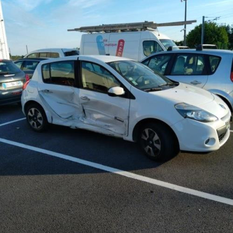 Poignee interieur arriere gauche RENAULT CLIO 3 Photo n°6