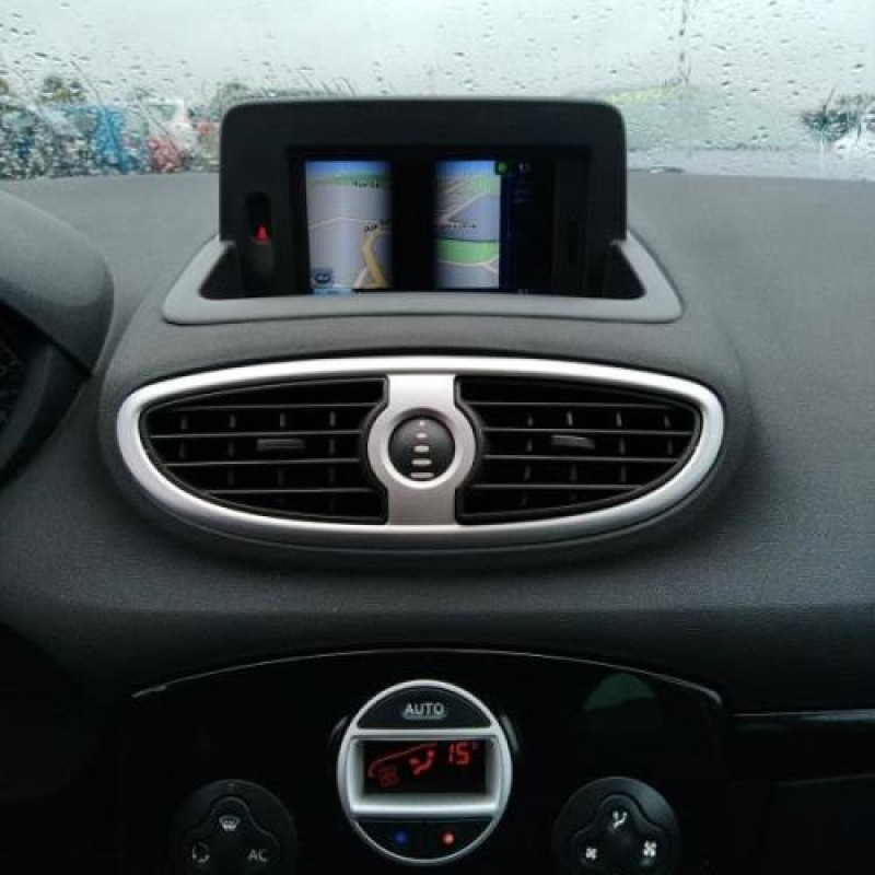 Vitre arriere gauche RENAULT CLIO 3 Photo n°14