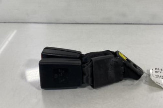 Attache ceinture arriere centrale VOLKSWAGEN JETTA 4