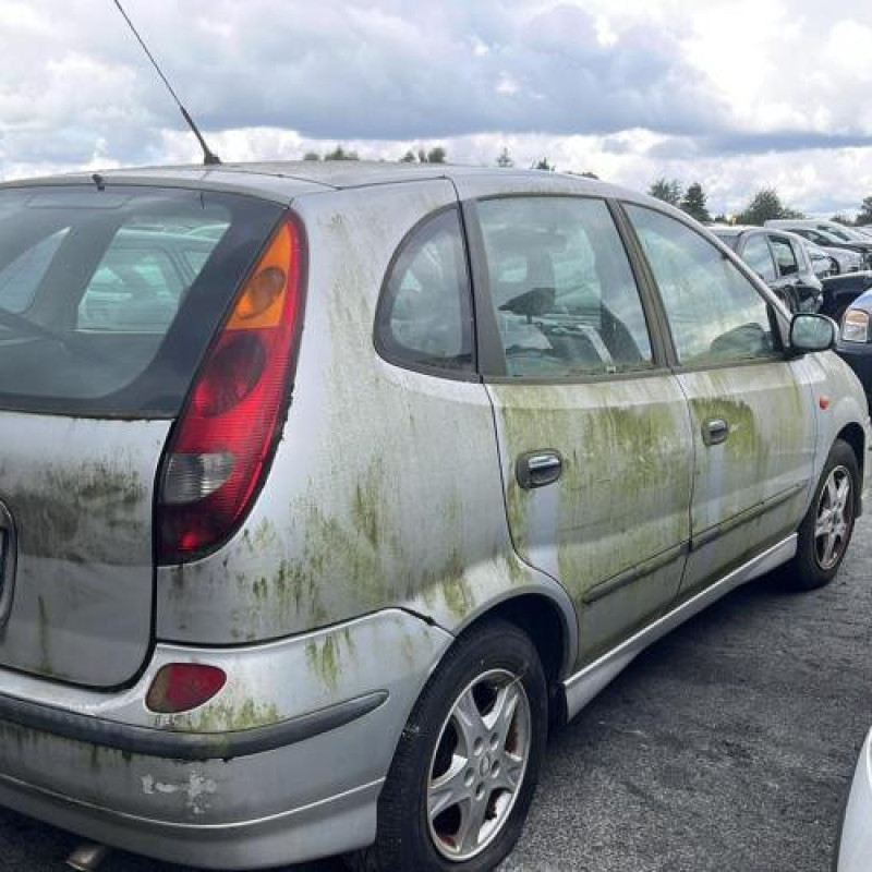 Feu arriere stop central NISSAN ALMERA TINO Photo n°9