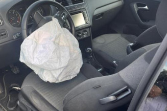 Poignee interieur avant droit VOLKSWAGEN POLO 5