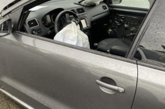 Poignee interieur avant droit VOLKSWAGEN POLO 5