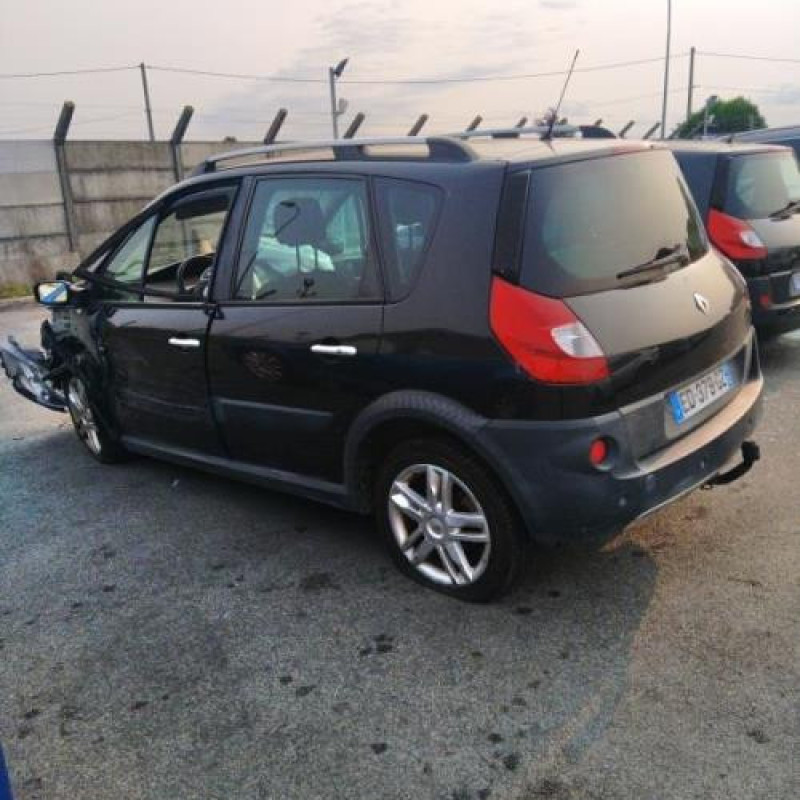 Pare choc arriere RENAULT SCENIC 2 Photo n°8