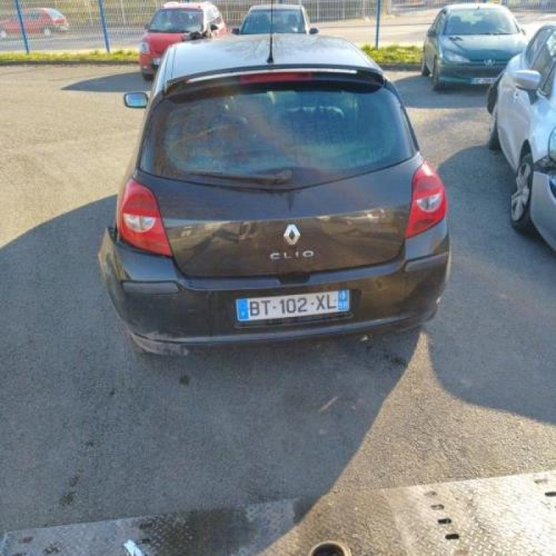 Pretensionneur de ceinture avant droit RENAULT CLIO 3 Photo n°8