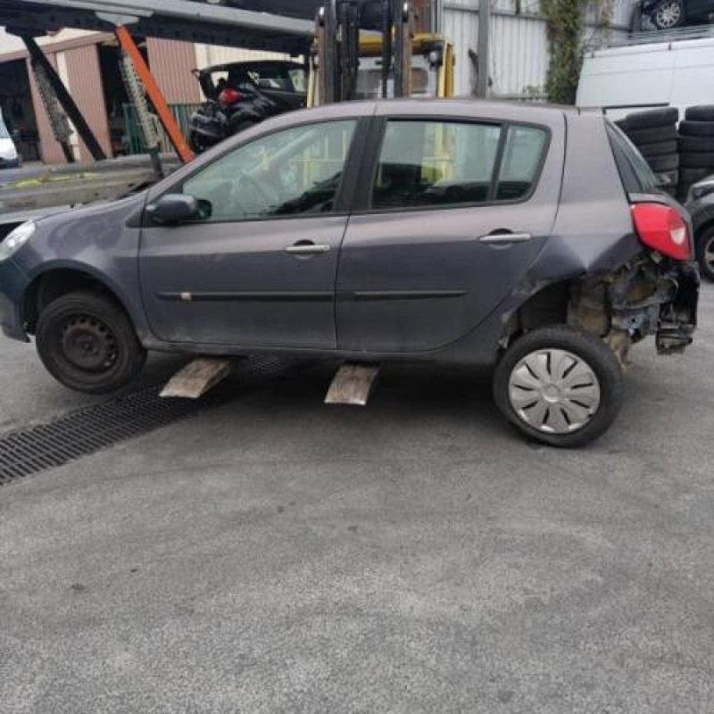 Pretensionneur de ceinture arriere droit RENAULT CLIO 3 Photo n°9