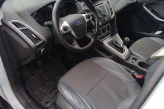 Pare choc arriere FORD FOCUS 3