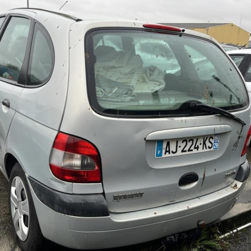 Feu arriere principal droit (feux) RENAULT SCENIC 1 Photo n°8