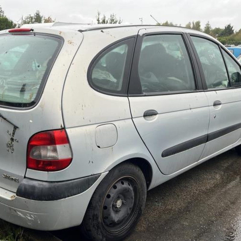 Feu arriere principal droit (feux) RENAULT SCENIC 1 Photo n°9