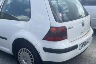 Pare choc arriere VOLKSWAGEN GOLF 4