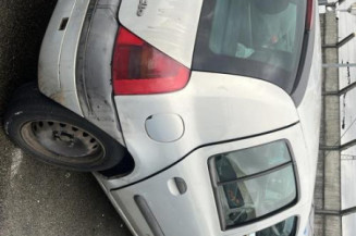 Vitre arriere droit RENAULT CLIO 2