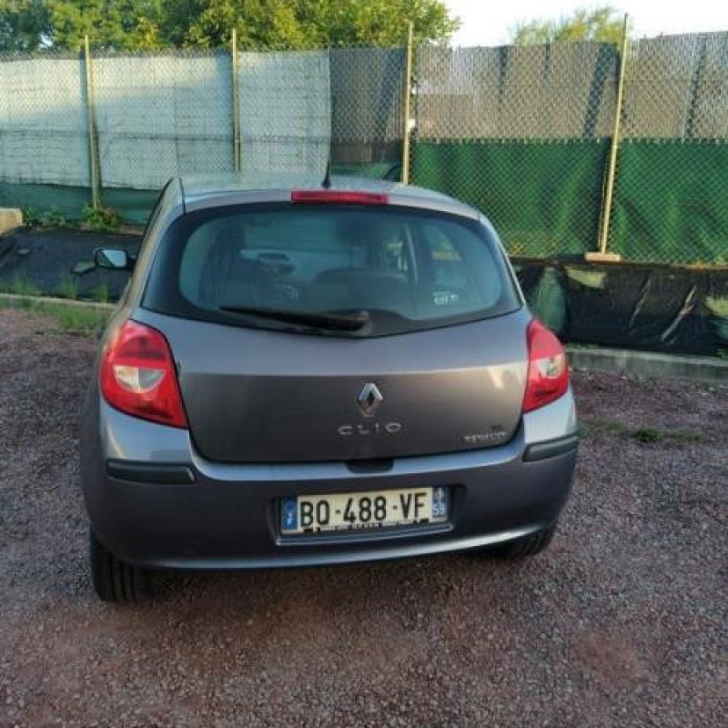 Feu arriere principal droit (feux) RENAULT CLIO 3 Photo n°4