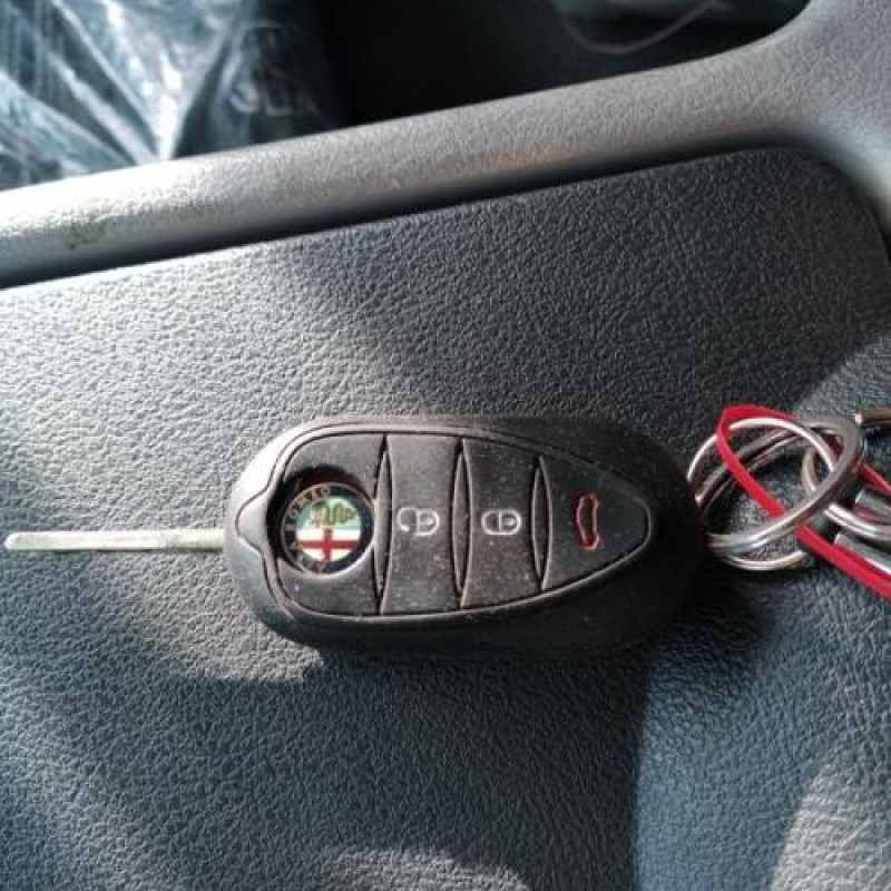 Attache ceinture arriere gauche ALFA ROMEO MITO Photo n°14