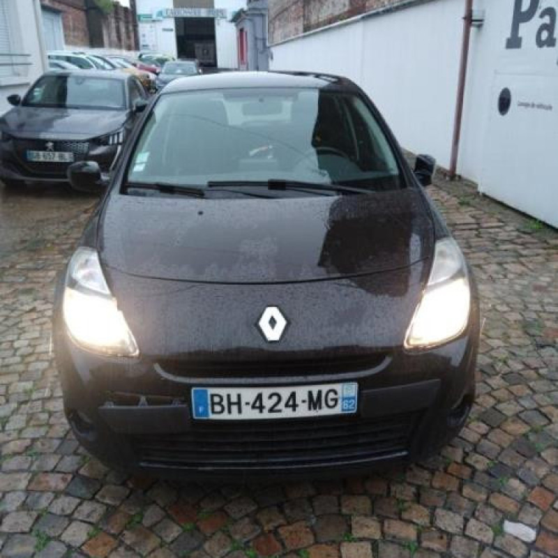 Moteur RENAULT CLIO 3 Photo n°1