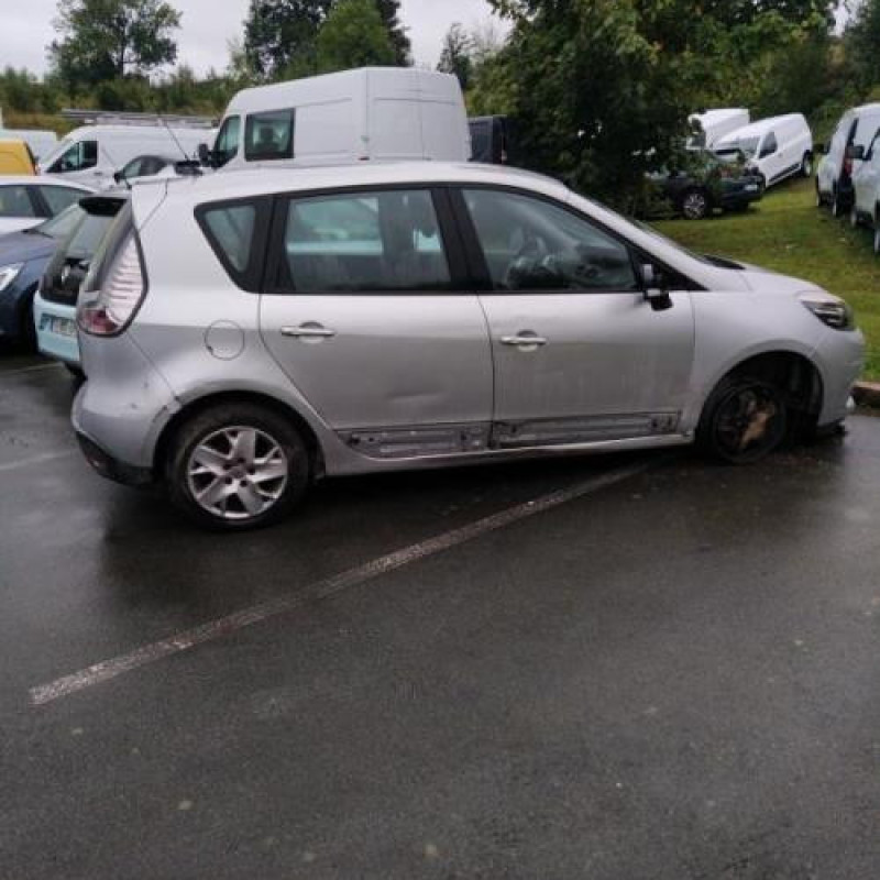 Boitier UCH RENAULT SCENIC 3 Photo n°7