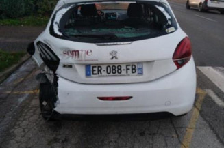 Ecran GPS PEUGEOT 208 1