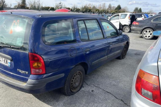 Porte avant gauche RENAULT MEGANE 1