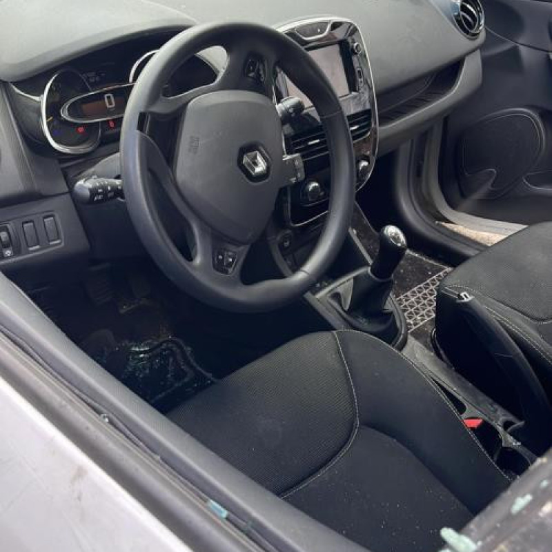 Poignee interieur arriere gauche RENAULT CLIO 4 Photo n°10