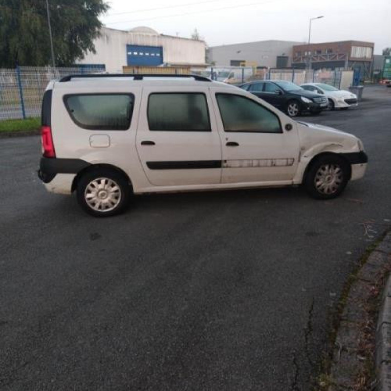 Pare choc arriere DACIA LOGAN MCV 1 Photo n°8