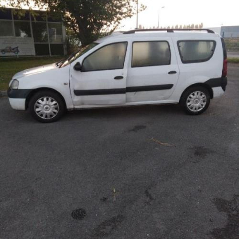 Pare choc arriere DACIA LOGAN MCV 1 Photo n°10