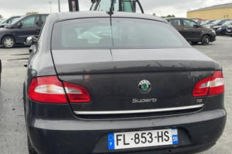 Feu arriere secondaire droit (feux) SKODA SUPERB 2