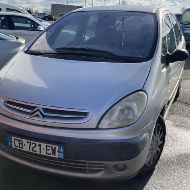 Moteur CITROEN XSARA PICASSO Photo n°1