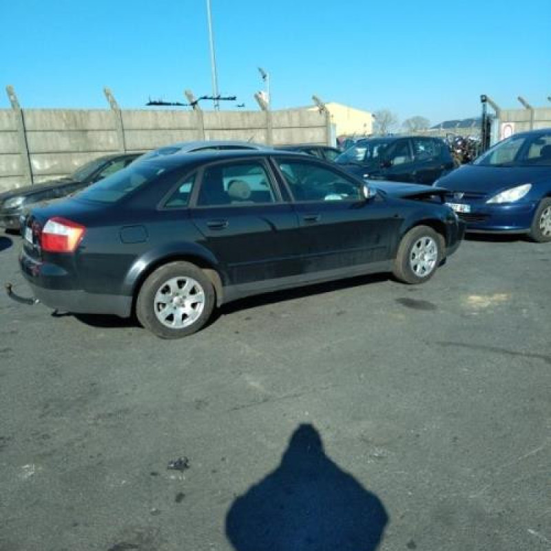 Custode arriere droit AUDI A4 2 Photo n°8