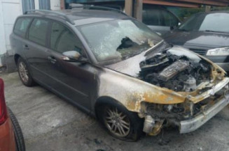 Poignee porte avant droit VOLVO V 50