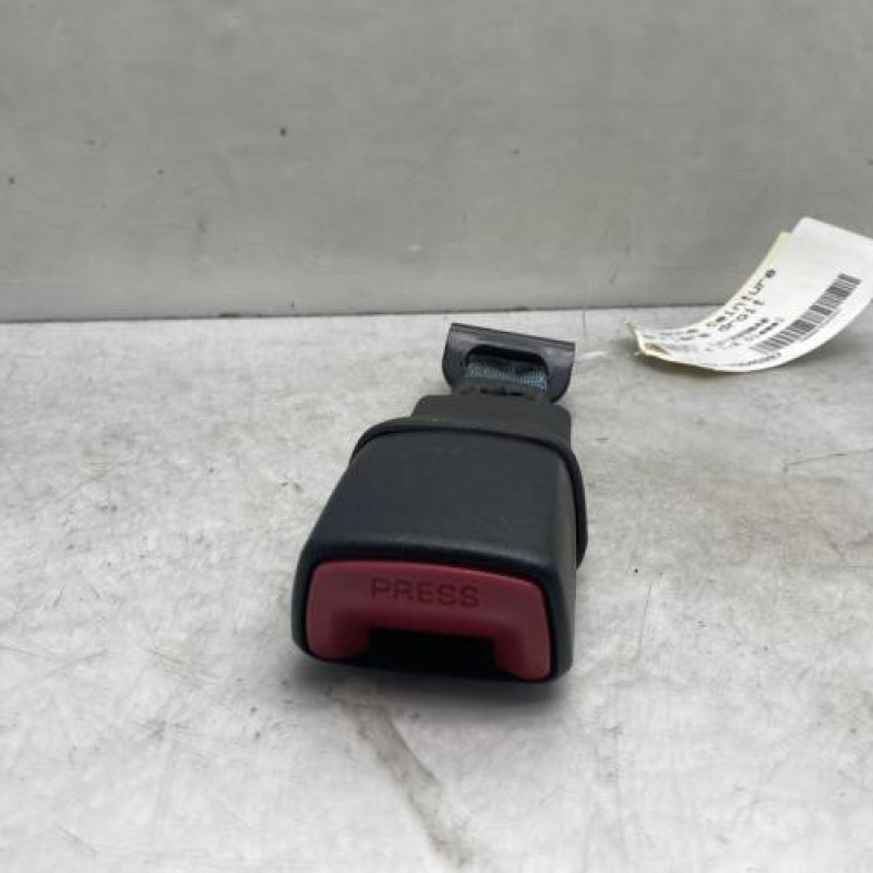 Attache ceinture arriere droit SUZUKI SWIFT 4 Photo n°2