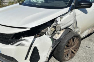 Pare boue arriere droit PEUGEOT 3008 2